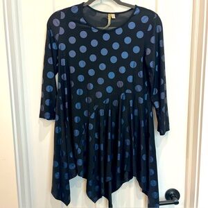 Comfy USA Women’s Black‎ Blue Dot Asymmetrical 3/4 Sleeve Blouse Top Tunic Sz XS